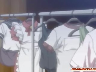 Esclavitud hentai enfermera con arcadas chupando rabo y deglución corrida