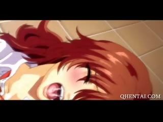 Hentai school- kindje spuitende op badkamer vloer