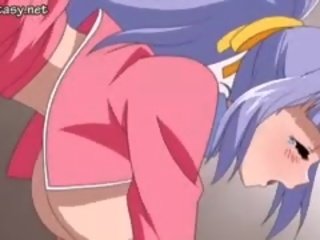 Gergasi breasted anime memberikan menghisap zakar