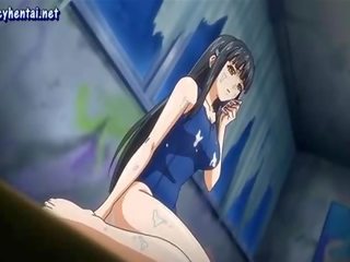 Sexy anime babe gir muntlig i gruppe